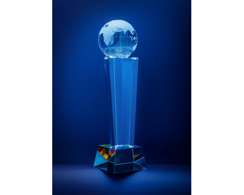 Стела «Весь мир»