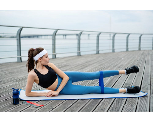 Коврик для йоги и активного отдыха Karmatta, черно-синий