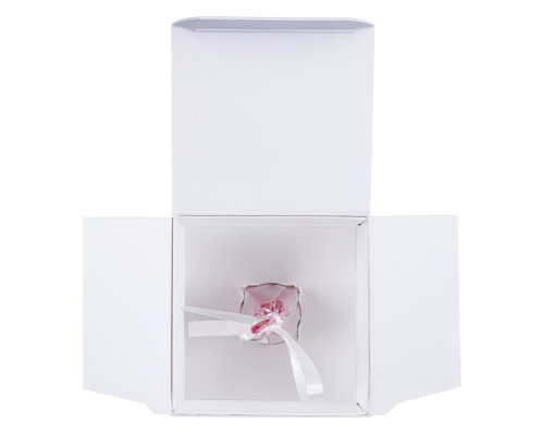 Свеча ручной работы «Снежный лес», в форме пирамиды