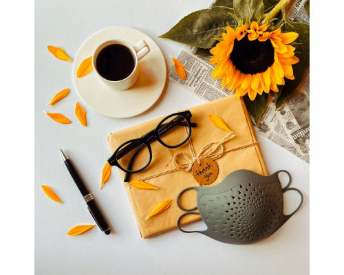 Многоразовая маска с прополисом PropMask, силиконовая, серая