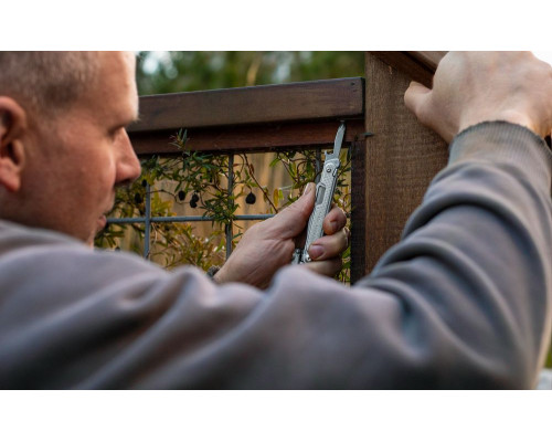 Мультитул Free P4