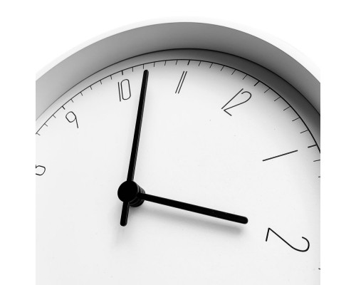 Часы настенные Oddi, белые